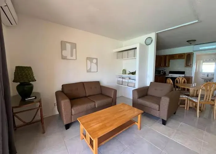 Trafalgar Apartments - Unit #15 Starfish Villa